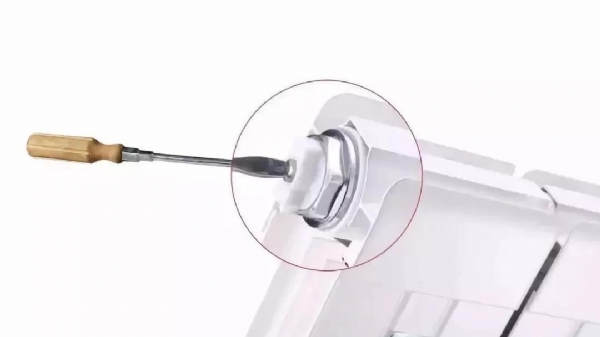 教你如何輕松給暖氣片放氣？